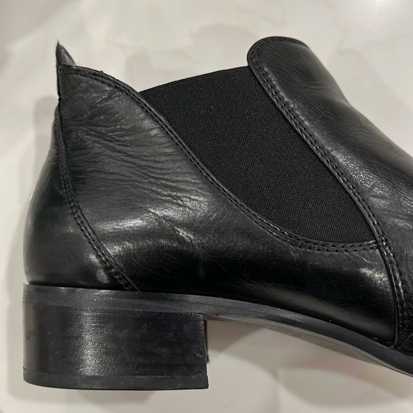 EUC Paul Green black chelsea ankle boots with elastic gusset &toe cap 1.25” heel - Picture 8 of 15